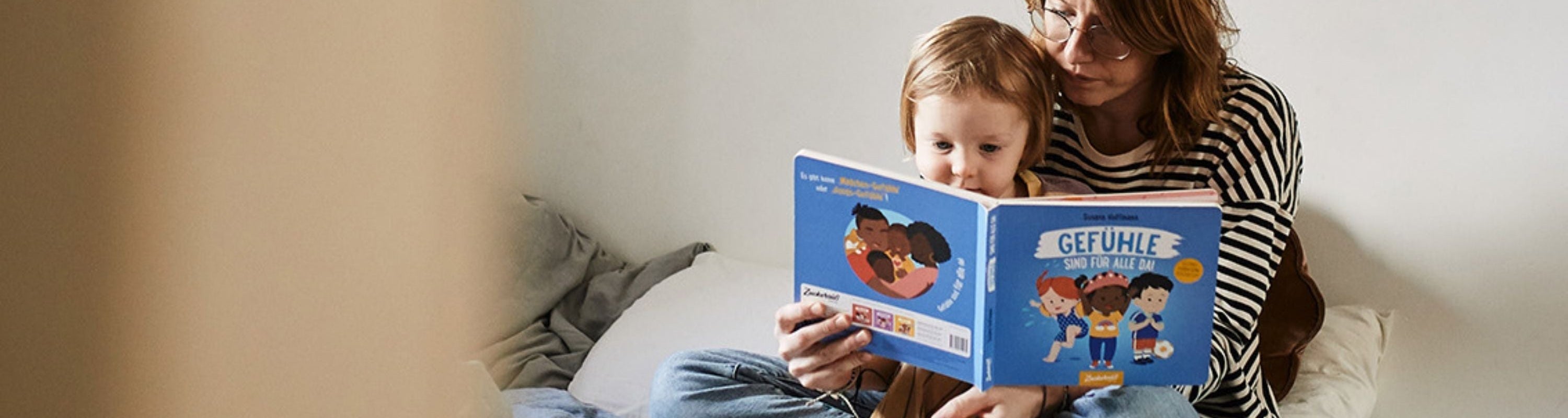 Mutter und Kind lesen "Gefühle sind für alle da"