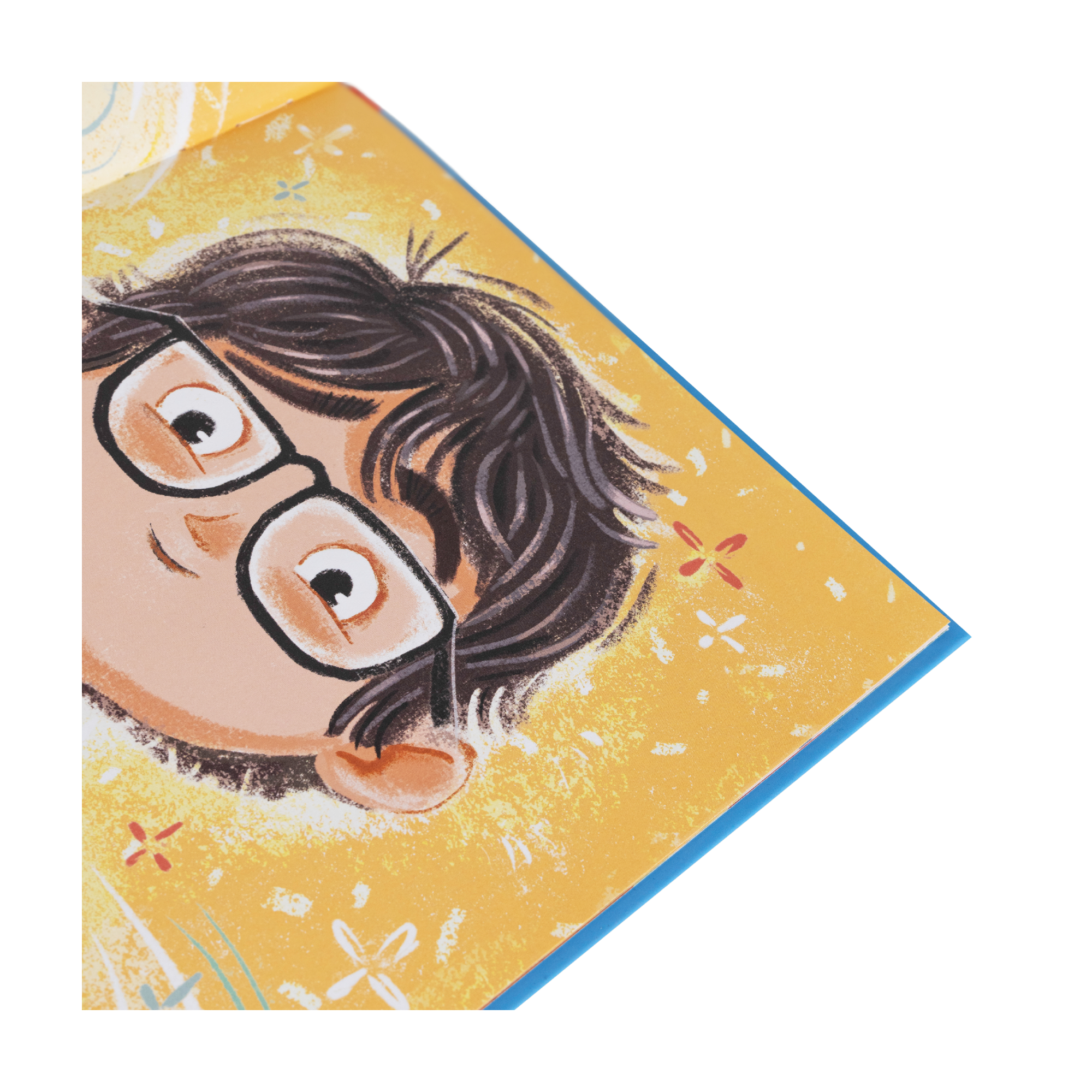Illustration eines Kindes mit Brille und dunklen Haaren auf gelbem Hintergrund mit kleinen Blumen, die auf der Ecke eines aufgeschlagenen